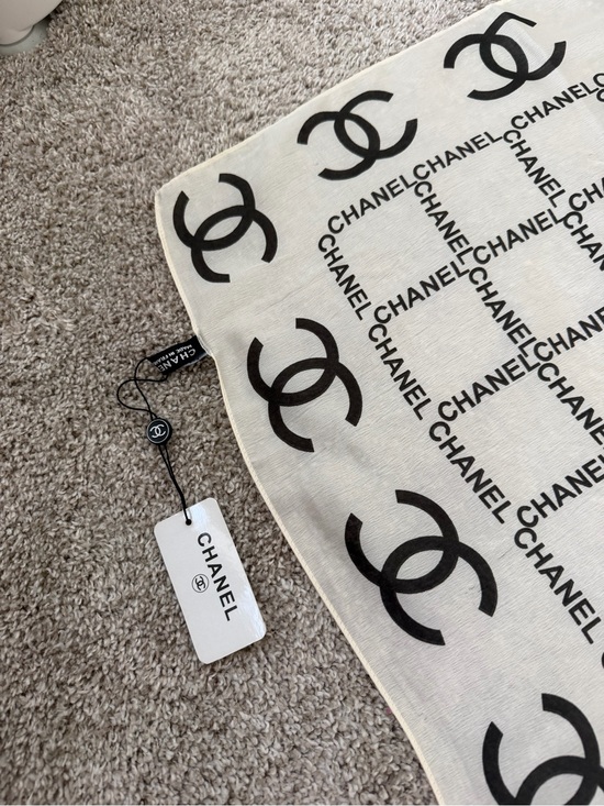 CHANEL Tops - Tops Subcategory Identification